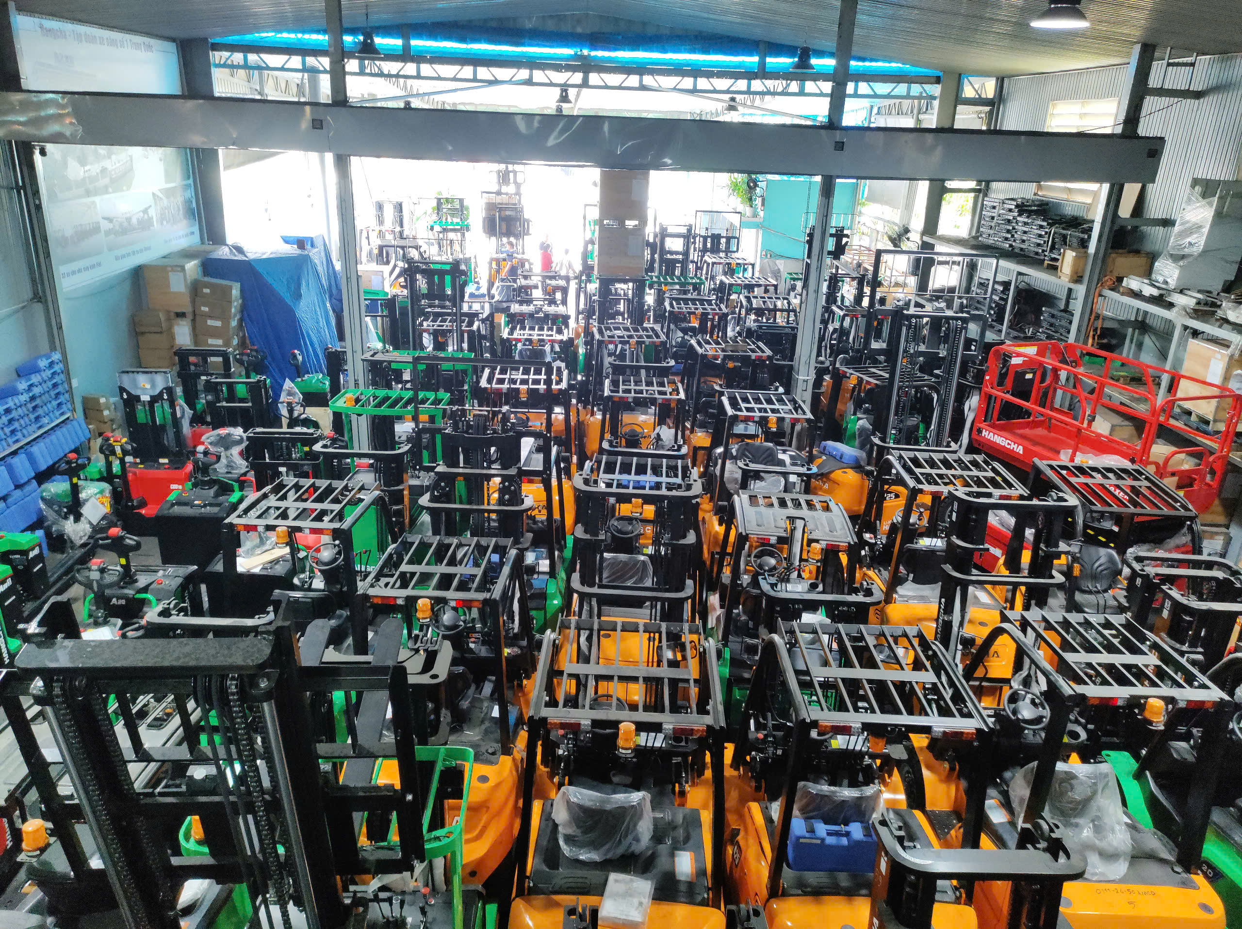 Xe nâng Thiên Sơn