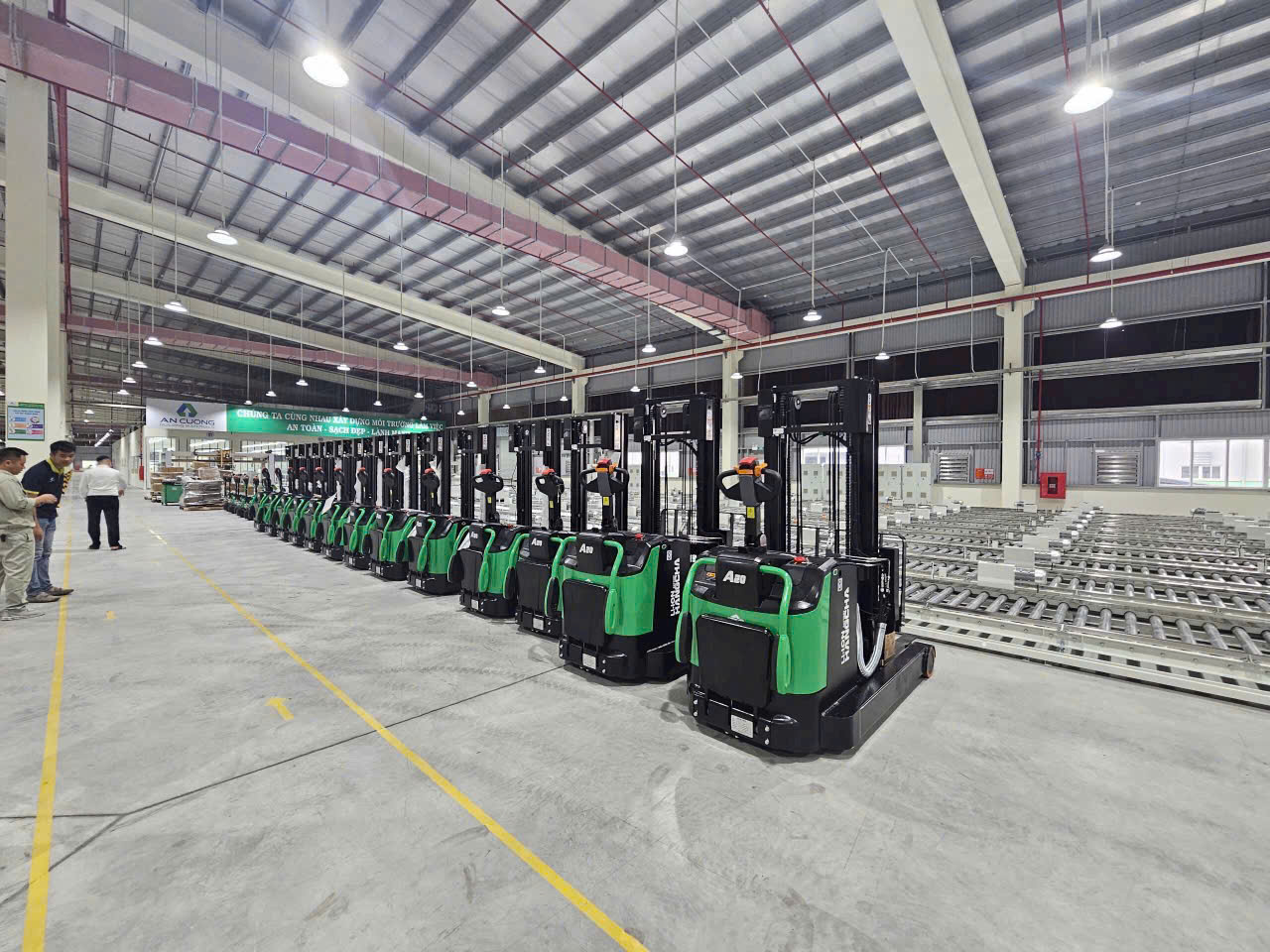 Xe nâng Thiên Sơn